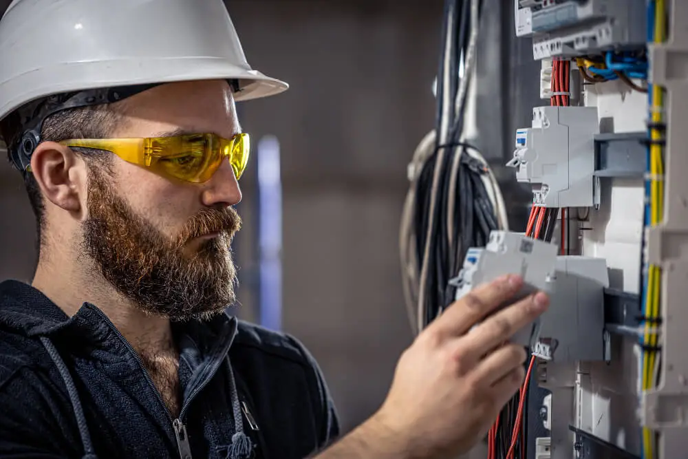 Técnico em Eletromecânica